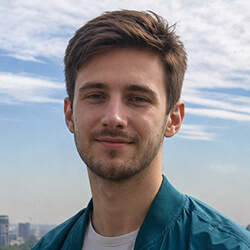 Денис Коваленко